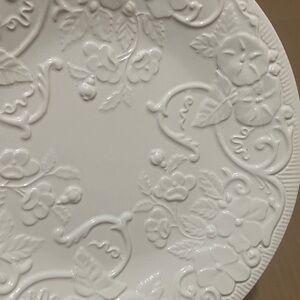 Bordallo Pinheiro *set of 4 White Flowers w scrolls Dinner Salad Plate 11” ivory